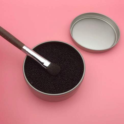 Quick-Clean Makeup Brush Sponge